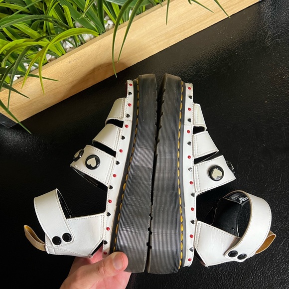 Dr. Martens CLARISSA II BETTY BOOP VEGAN SANDALS Womens UK4 US6 EU37 - Picture 5 of 8
